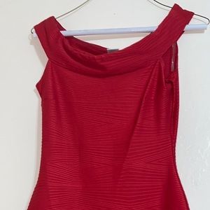 Off the shoulder Red Body central dress,never worn